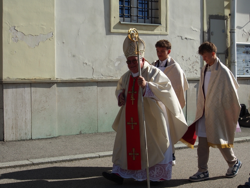 slideshow image